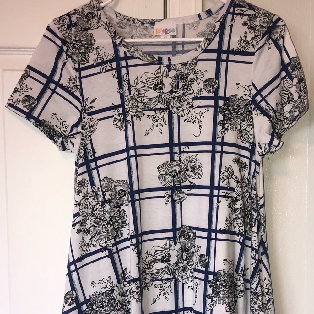 LuLaRoe Carly.